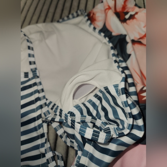 NWOT Striped Tie Back Bikini Set Size large - Picture 16 of 16